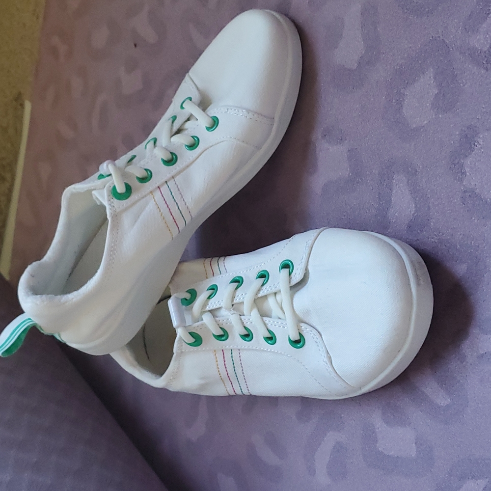Vionic white slip on